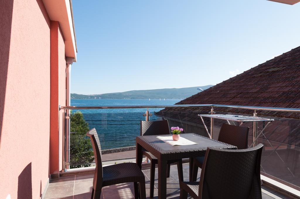 Apartments Delfin Tivat Exterior foto