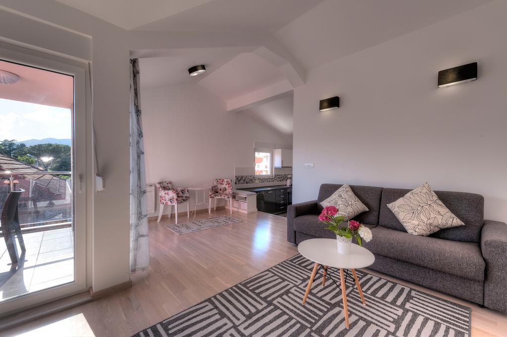 Apartments Delfin Tivat Exterior foto